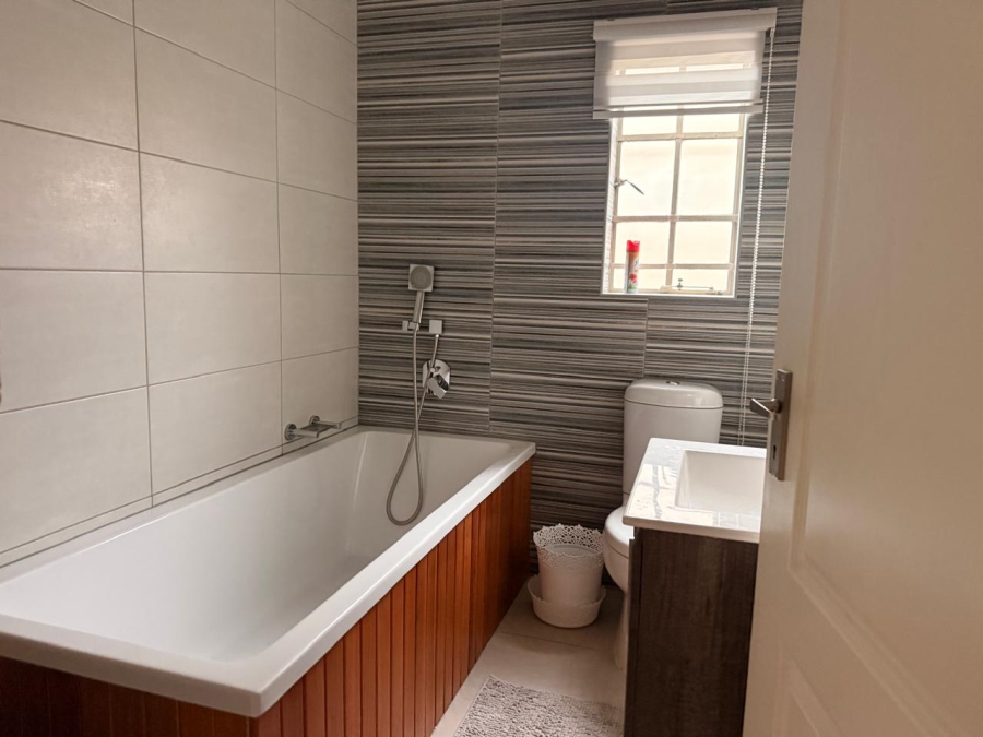 3 Bedroom Property for Sale in Waterkloof East North West